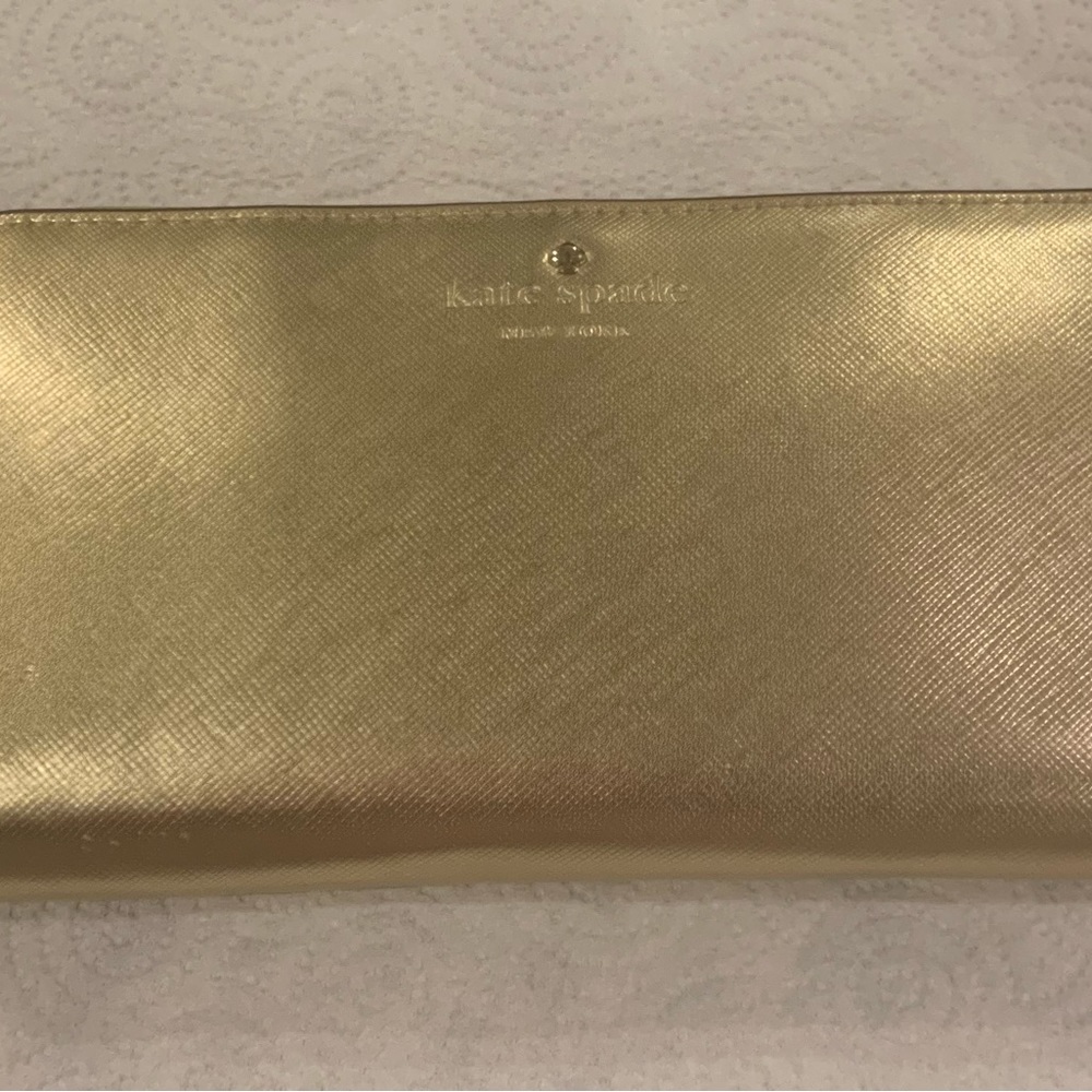EUC Kate  Spade  gold leather wristlet.  Zipper closure - Picture 4 of 10